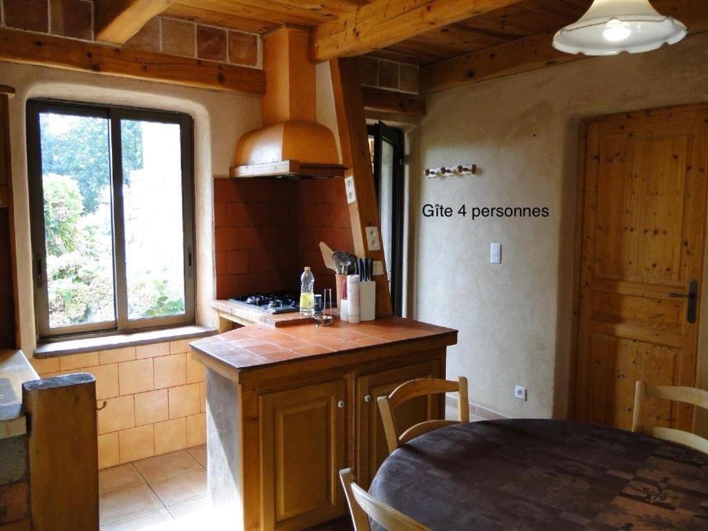 Mas De Sarjac Apartment Saint-Andeol-de-Vals Exterior photo